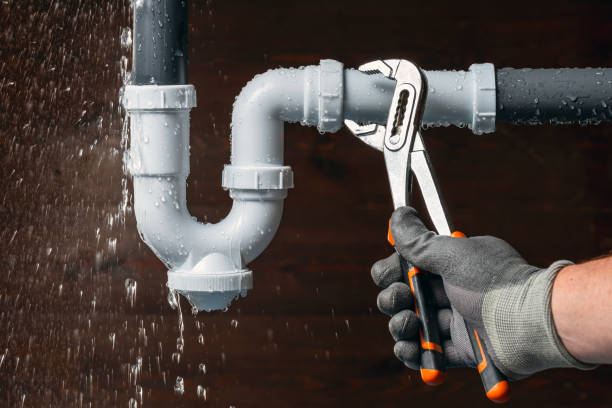 Professional Burst Pipe Repair technician working in Midway, AR
